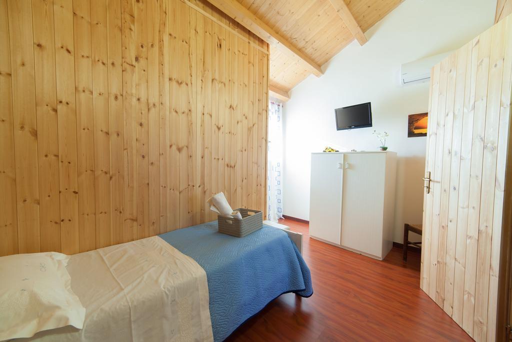 Acqua Di Mare Bed & Breakfast Locogrande Exterior photo